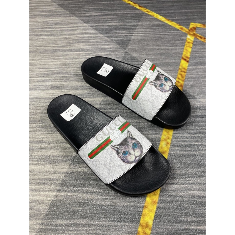 G*u*i slippers